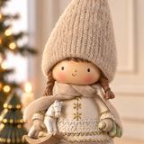 Figurine de Noël Fillette Play 25 cm gris, décoration de Noël à poser, focus produit, Sia Deco