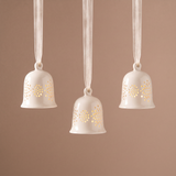 Suspension de Noël Cloche à LED beige en grès, packshot fond beige