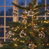 Boules de Noël Graphiques Transparentes noir en verre, photo d'ambiance