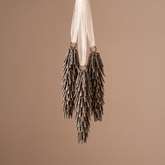 Suspension de Noël Pomme de Pin Métal 13 cm marron en fer, packshot fond beige