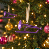 Suspension de Noël Pop Trompette violet en fer, photo d'ambiance