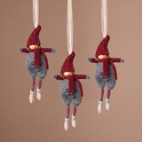 Suspension Figurine de Noël Garçon Olaf rouge en résine, packshot fond beige