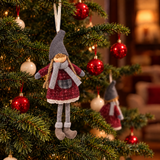 Suspension Figurine de Noël Fillette Olaf, rouge, 24 cm, photo d'ambiance, Sia Deco