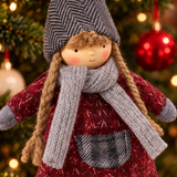 Suspension Figurine de Noël Fillette Olaf, rouge, 24 cm, photo d'ambiance, Sia Deco
