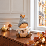 Figurine de Noël Garçon assis Pumpkin 15 cm crème en polyrésine, décoration de Noël à poser, photo d'ambiance, Sia Deco