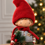 Figurine de Noël Garçon Pin Enchanté 22 cm rouge en polyrésine, décoration de Noël à poser, focus produit, Sia Deco