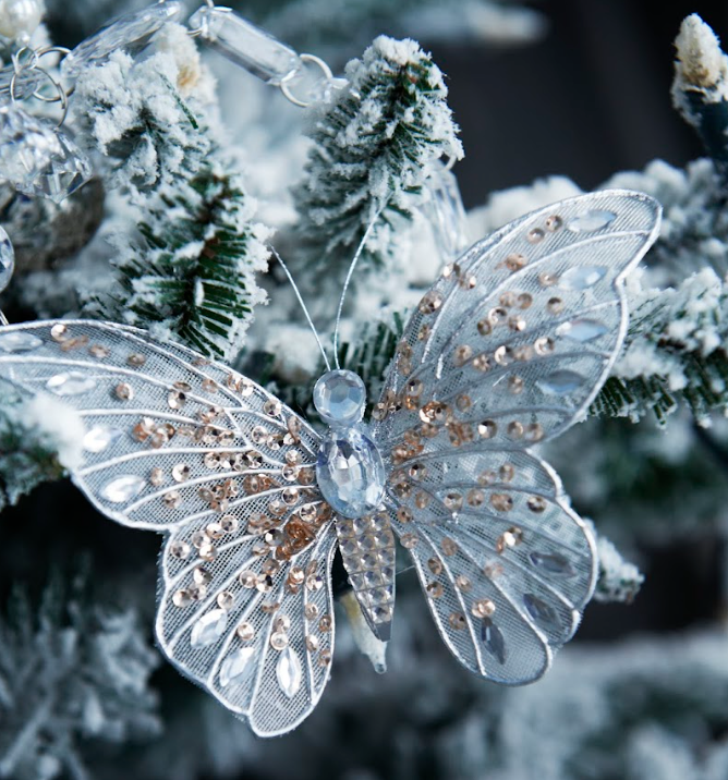 Décoration d'intérieur en 2024 : tendances, bougies parfumées et mobilier éblouissant