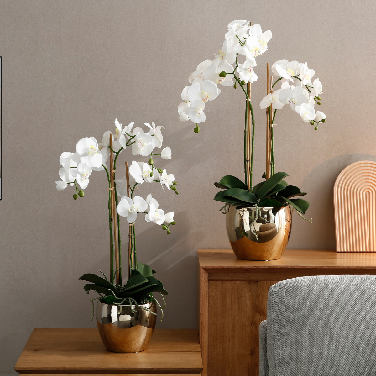 Composition d'Orchidée Artificielle avec vase doré Grand Format