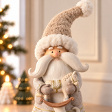 Figurine Père Noël Play 33 cm gris, décoration de Noël à poser, focus produit, Sia Deco