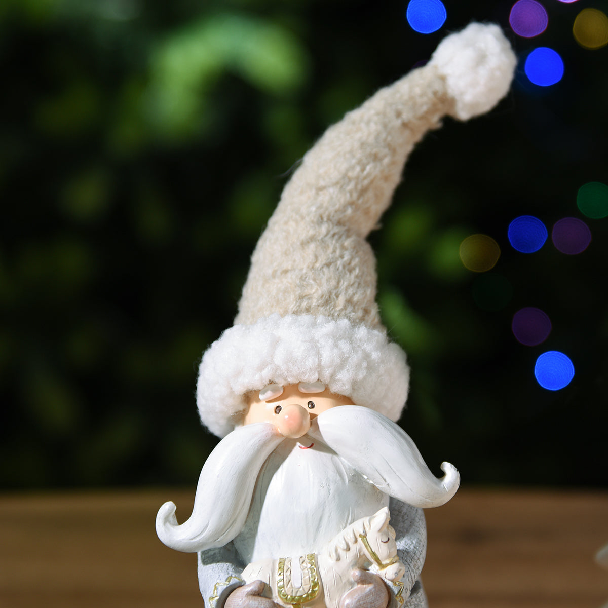 Figurine Père Noël Play 33 cm gris, décoration de Noël à poser, vue complémentaire, Sia Deco