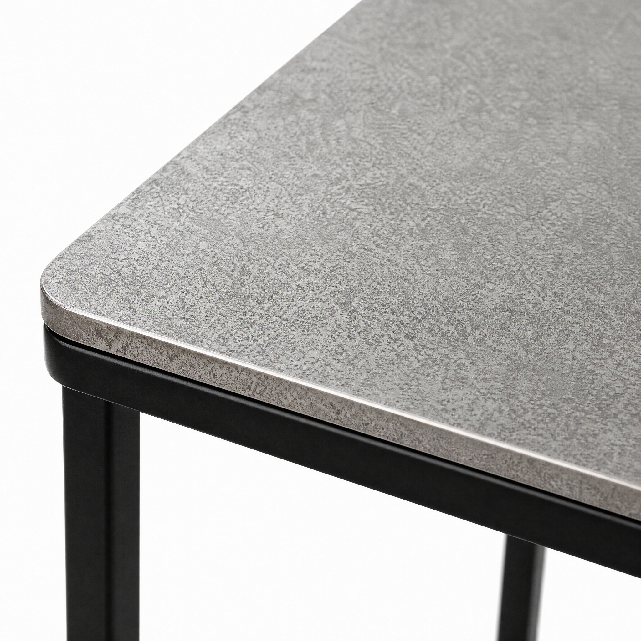 Table with 2 benches