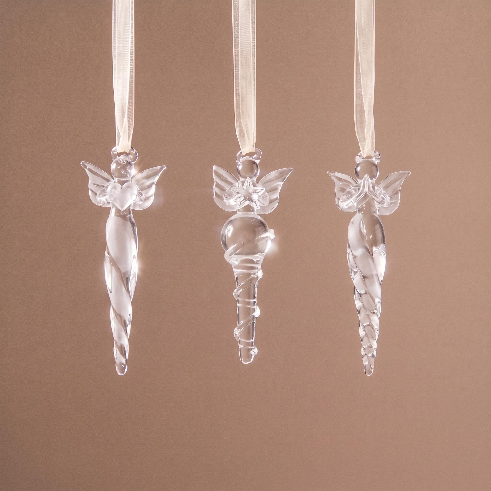Suspensions de Noël Anges transparent en verre, packshot fond beige
