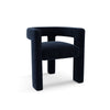 Fauteuil CELIA en tissu tramé bleu nuit au design sculptural, vue de trois quarts sur fond blanc, Sia Deco