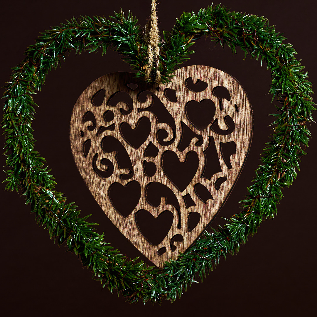 Suspension de Noël Natura Coeur effet Pin 20 cm beige et vert en bois