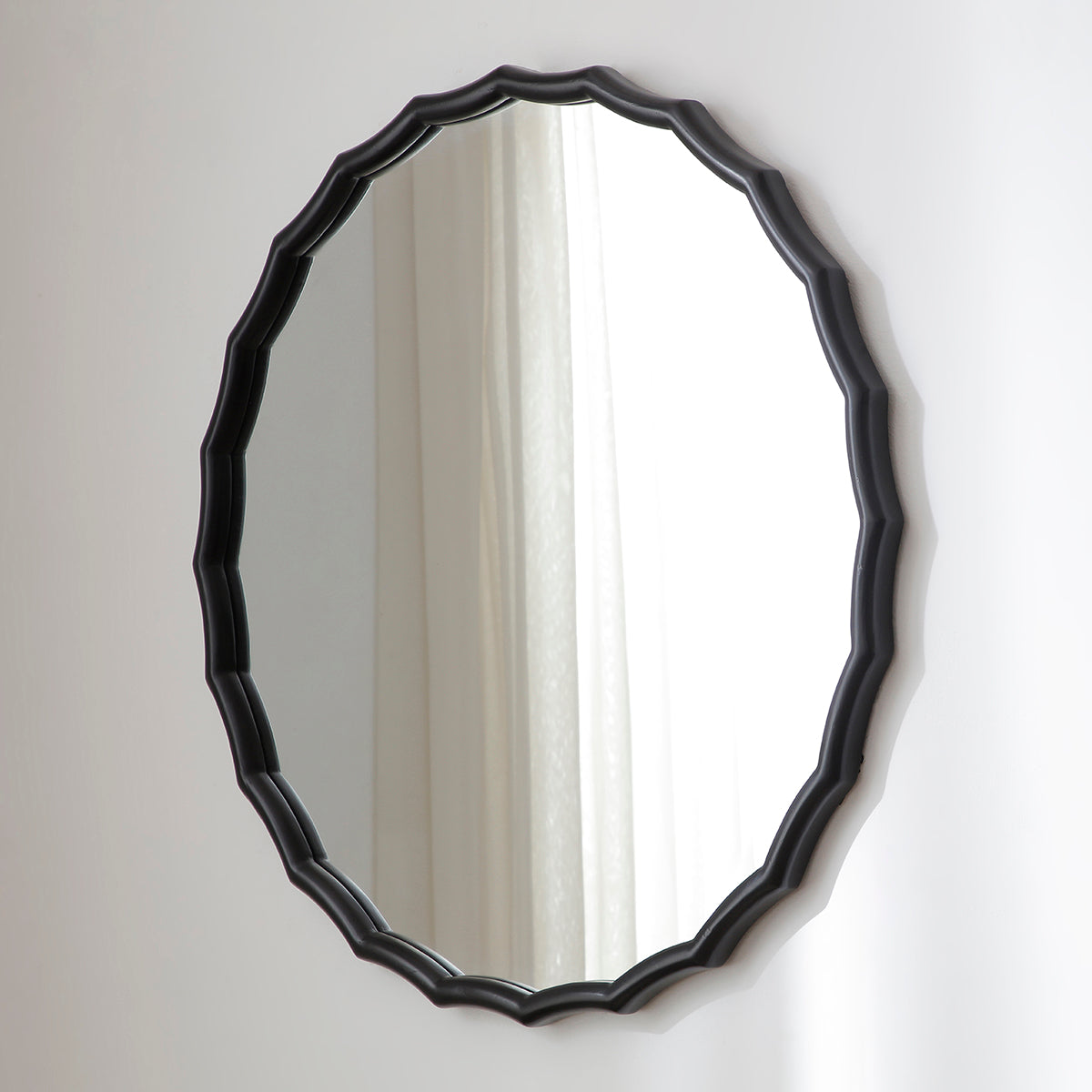 Specchio rotondo ondulato in legno 76x76 cm