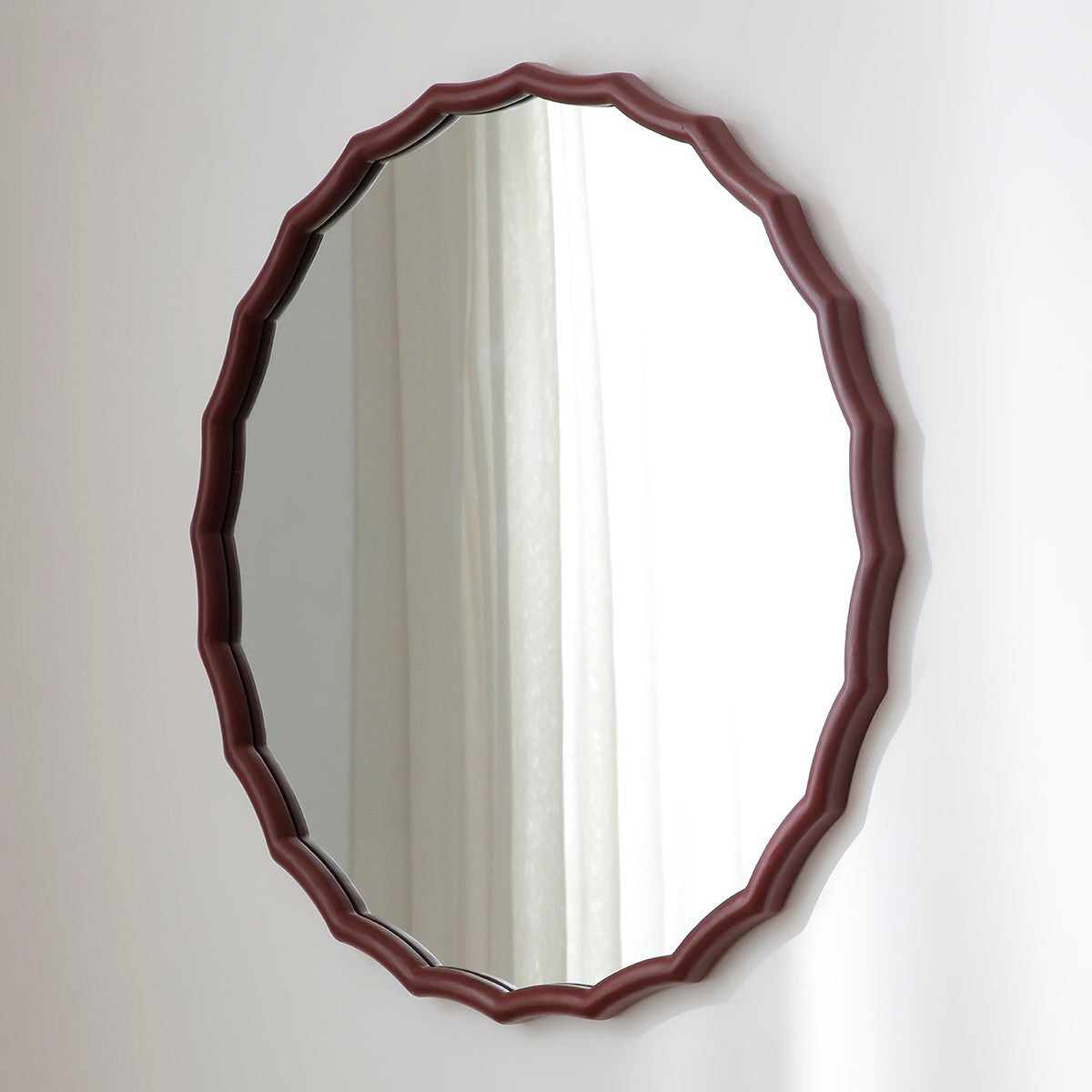 Specchio rotondo ondulato in legno 76x76 cm