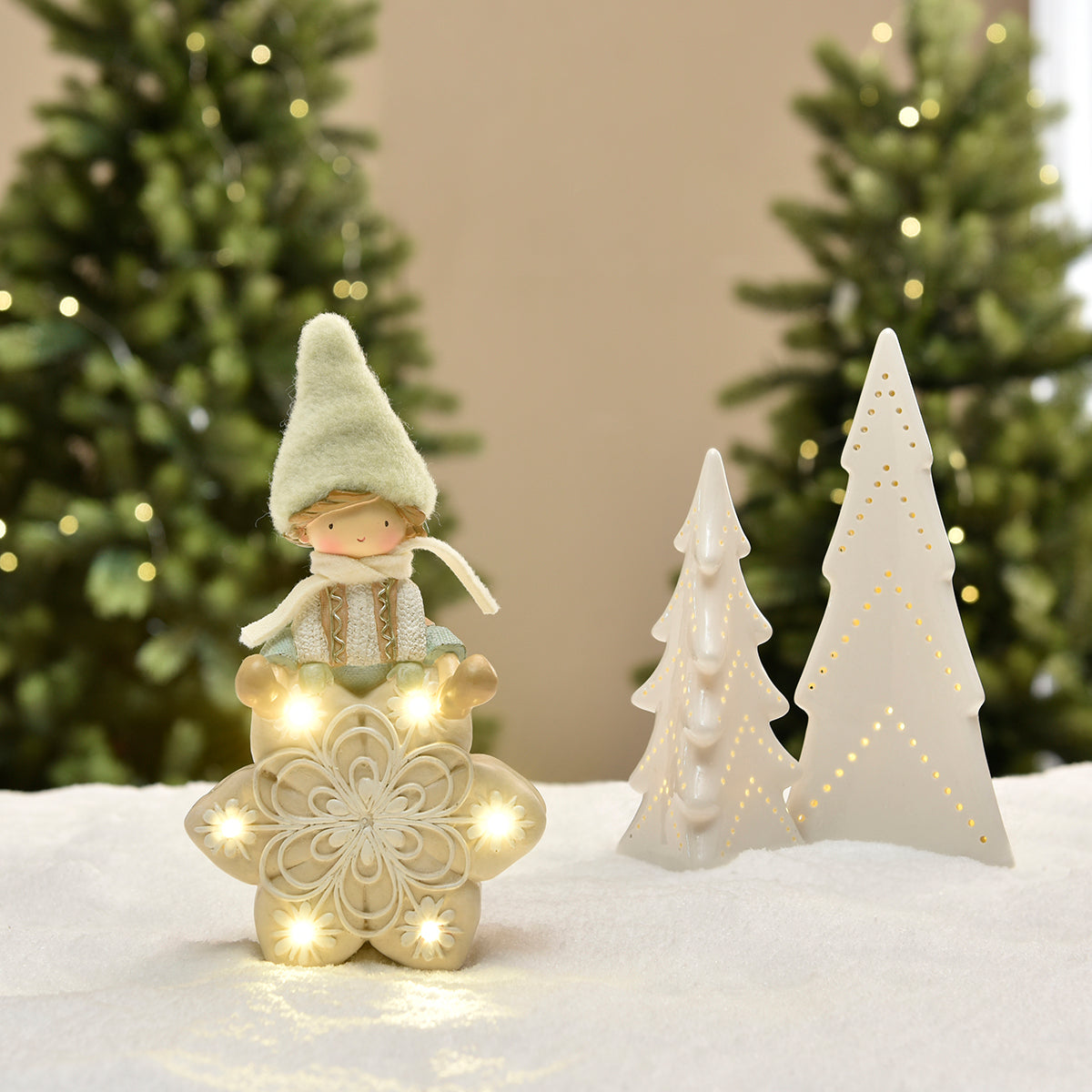 Figurine de Noël Garçon à bonnet vert sur Flocon LED