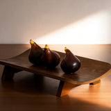 Figues artificielles couleur marron Sia Deco sur plateau en bois marron foncé