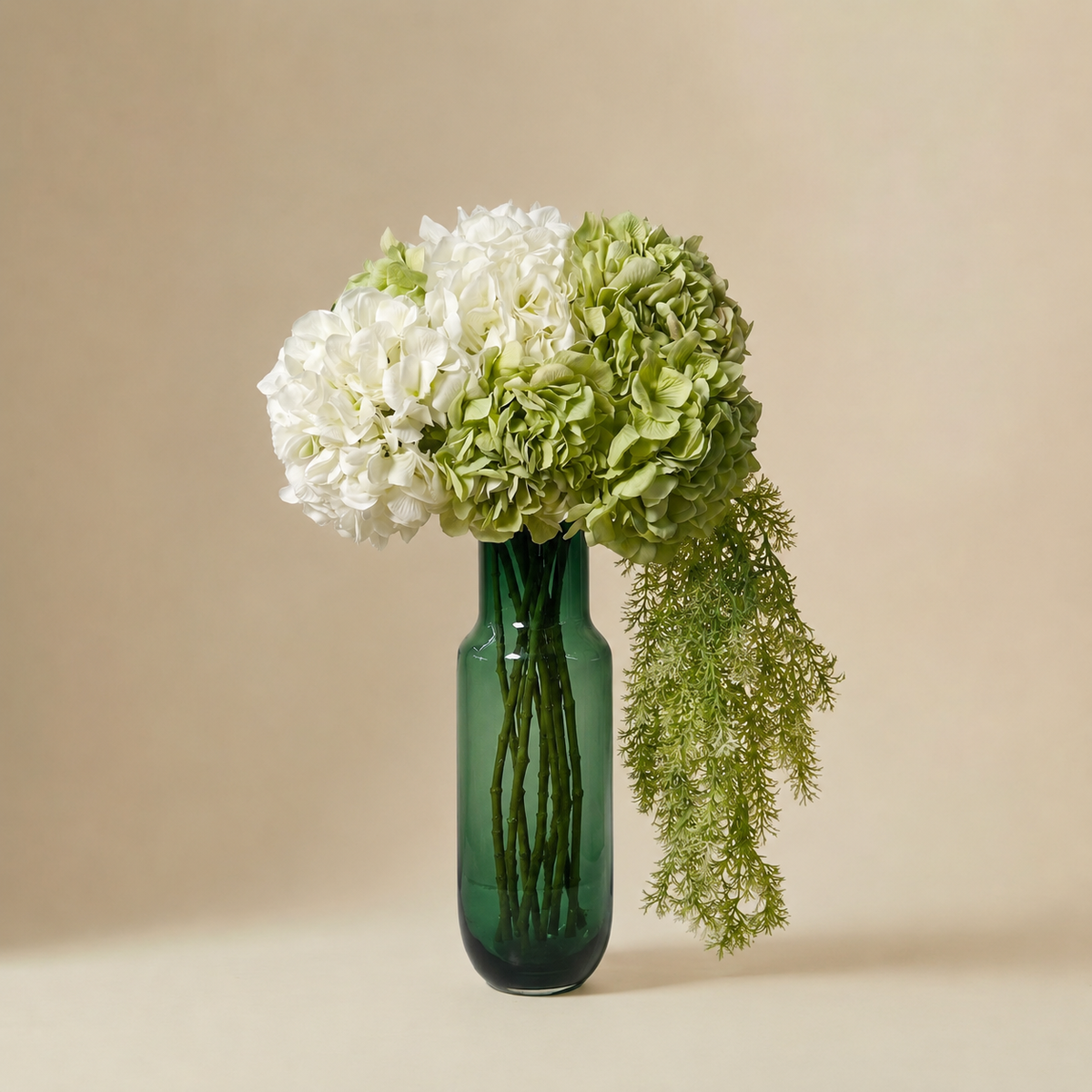 Bouquet d'Hortensias verts et blancs 8 tiges
